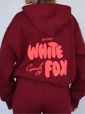 White Fox Boutique - Capsule 9 Star Of The Moment Oversized Hoodie (burgundy)